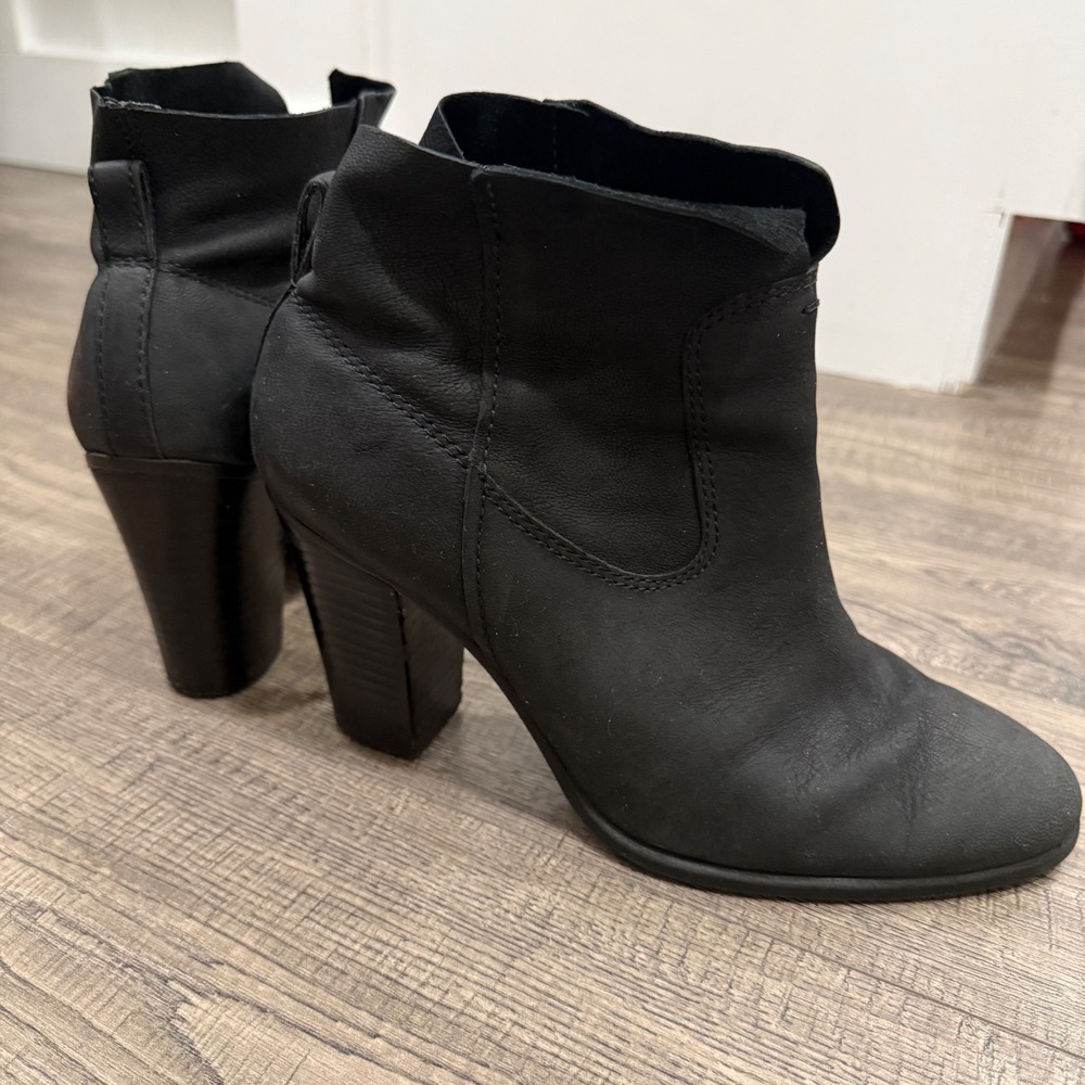 Vince Camuto Feina Black Leather Ankle Boots Block Heel Women 8.5 M